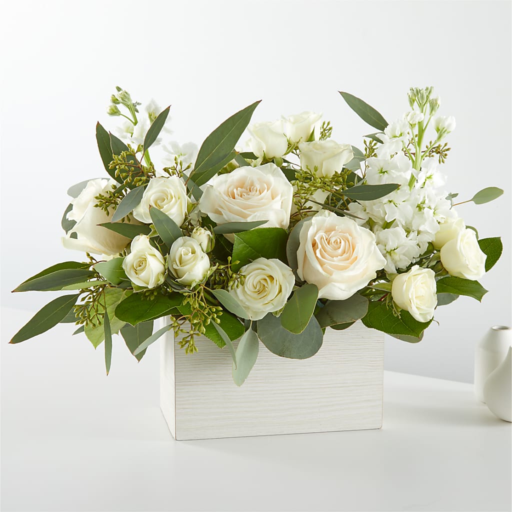Fresh Linen Box Bouquet – Super Savers, Lincoln NE