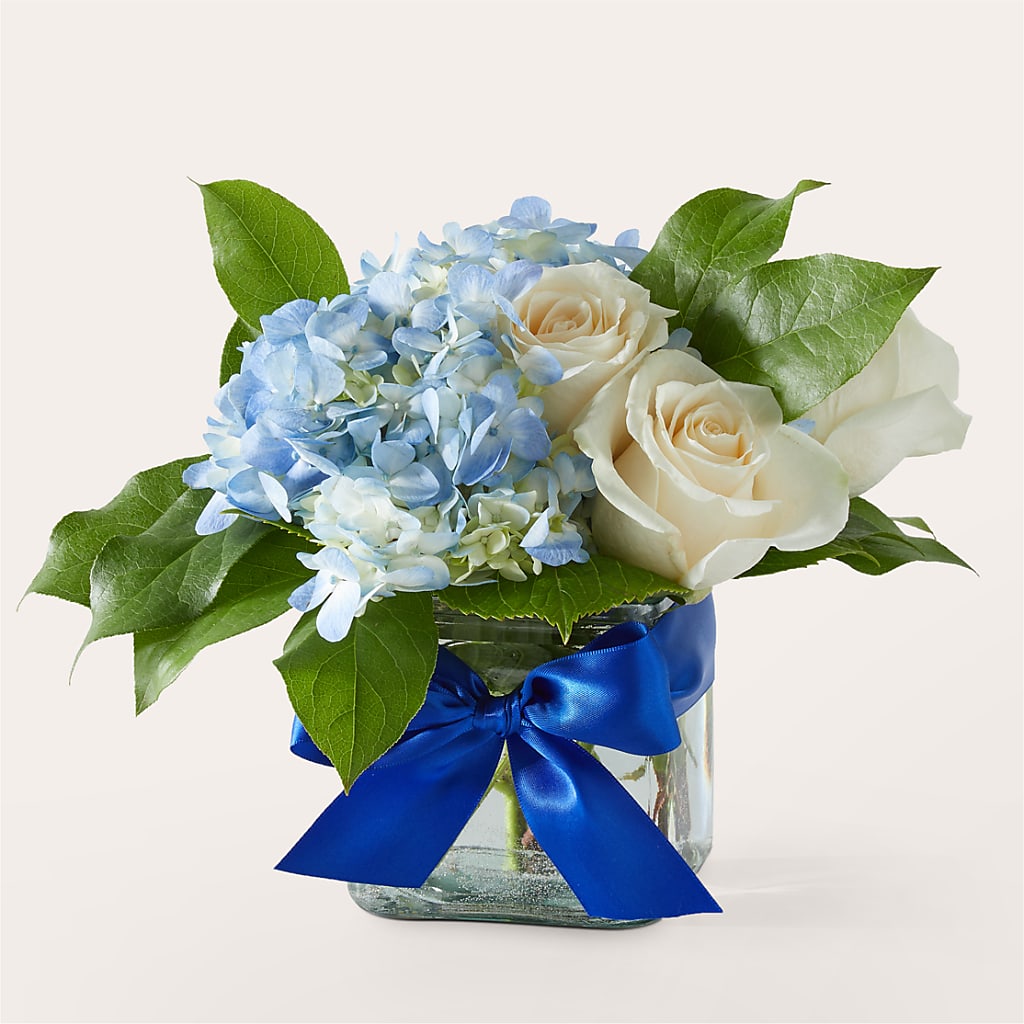 Sky Blue Delight Bouquet – Super Savers, Lincoln NE