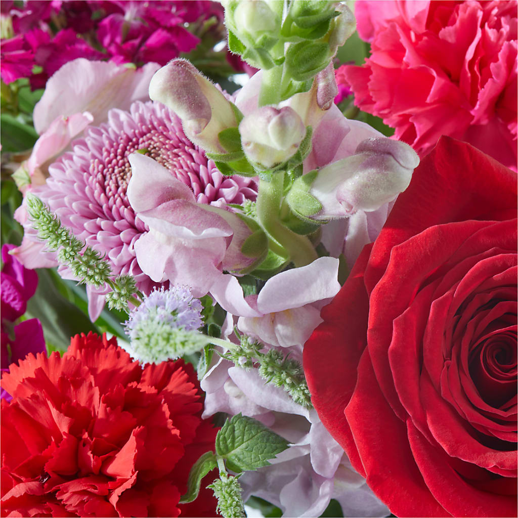 Simply the Best - A Florist Original – Super Savers, Lincoln NE