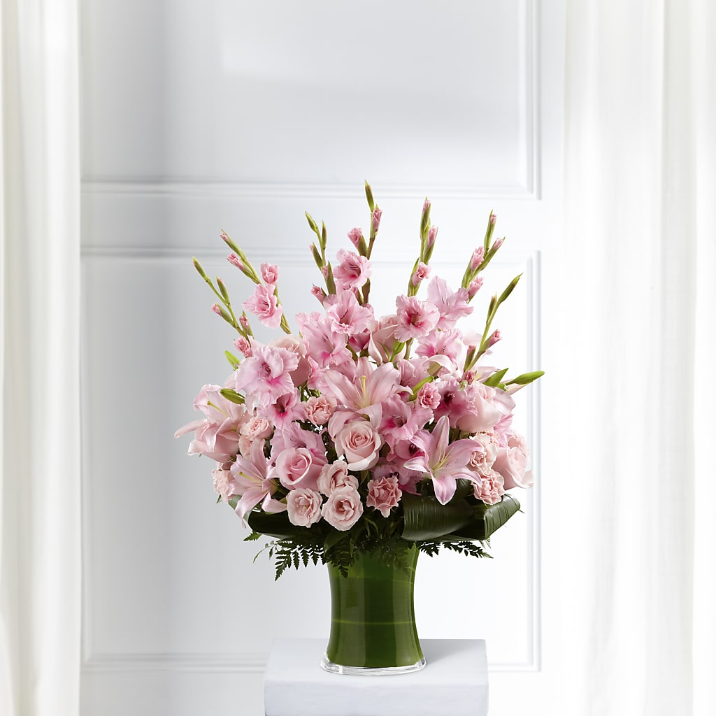Lovely Tribute Bouquet – Super Savers, Lincoln NE
