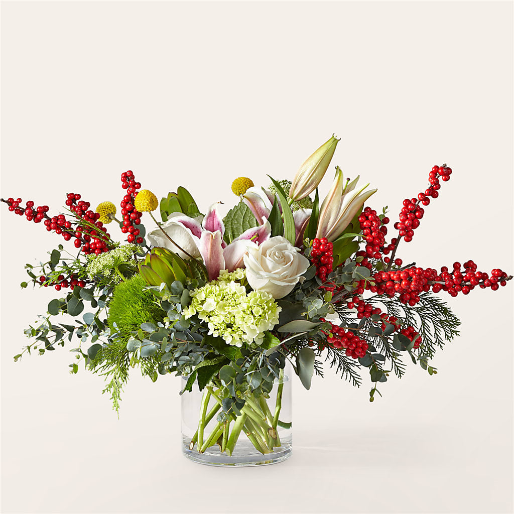 Berry & Bright Bouquet – Super Savers, Lincoln NE