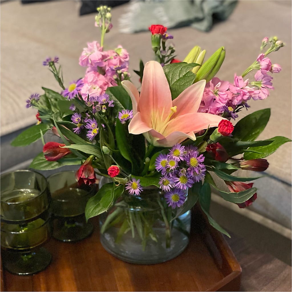 Romantique Bouquet –  Super Savers, Lincoln NE
