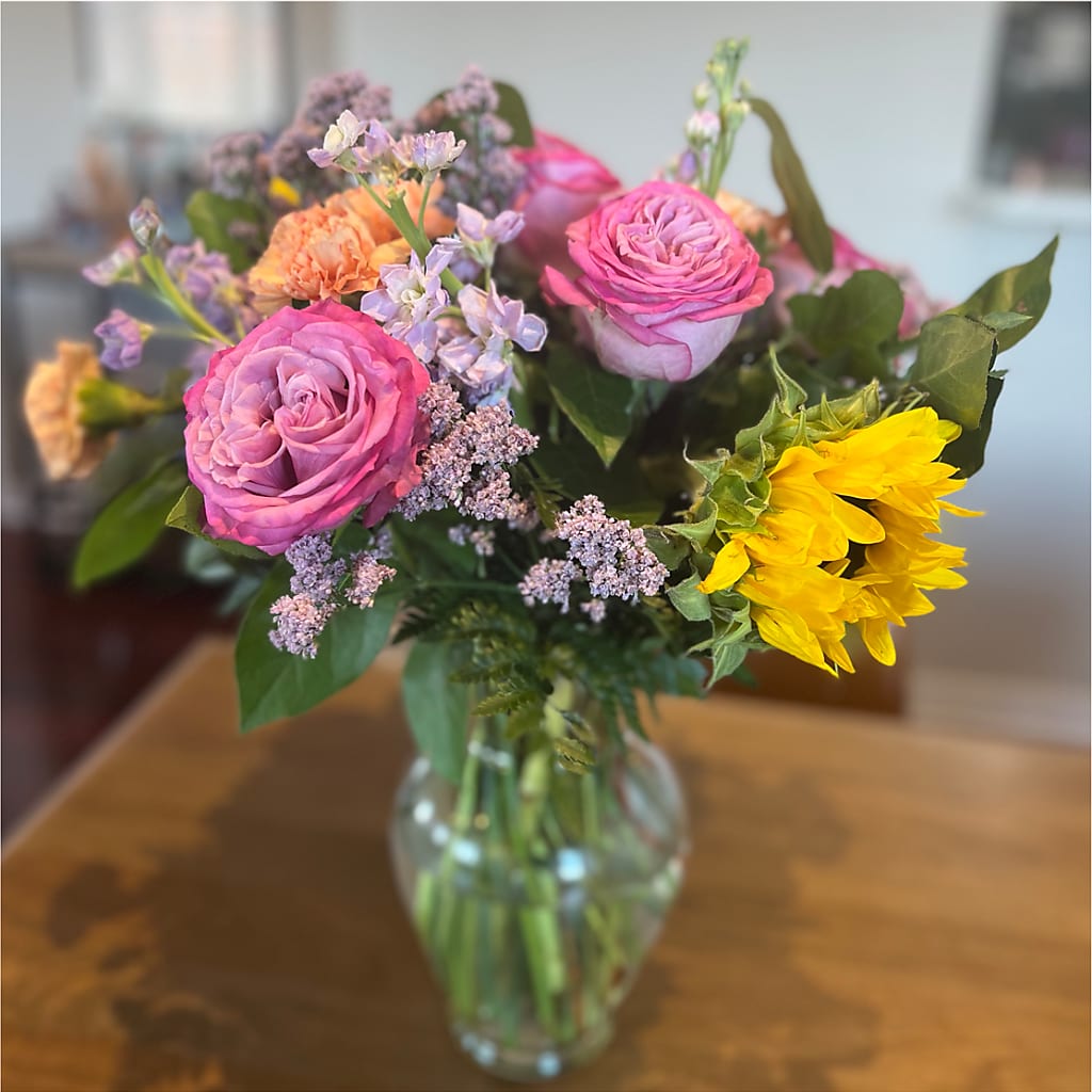 Yellow Brick Road Bouquet –  Super Savers, Lincoln NE