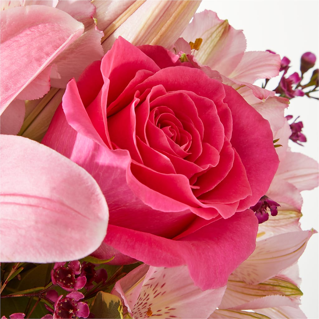 Lucky in Love Bouquet –  Super Savers, Lincoln NE
