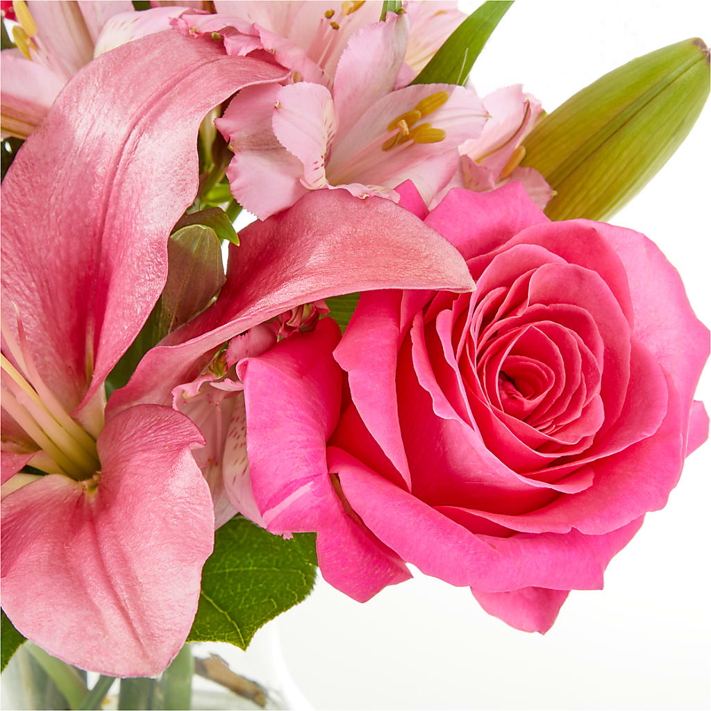 Lots of Love Bouquet –  Super Savers, Lincoln NE